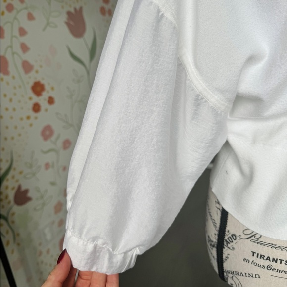 Club Monaco puff sleeve top- size Large - Picture 2 of 6